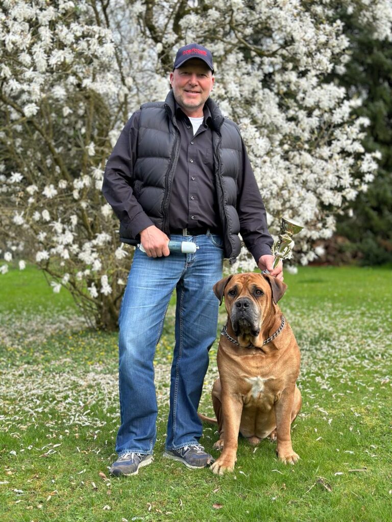 1. Platz Boerboel Budgess 31.03.24 - 10 Jahre roter Boerboel Budgess 1. Platz im Alter von 10 Jahren